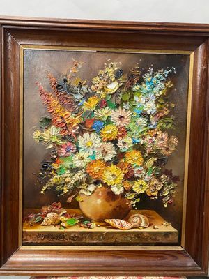 une peinture de fleurs dans un vase sur une table