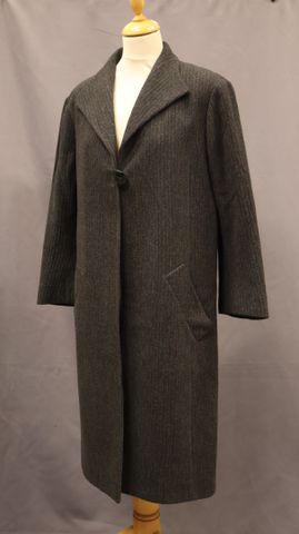 BALENCIAGA – Manteau oversize gris chiné, un bouton. Taille 40/42...