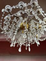 Lustre en bronze à pampilles et enfilages de perles en verre… (photo 5)