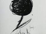 dessin d'une fleur noire sur une feuille blanche, avec un fond bleu