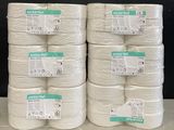 plusieurs rouleaux de papier toilette blanc empilés les uns sur les autres