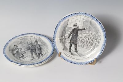 HB et Cie. Suite de 3 assiettes en terre de fer sur le thème…