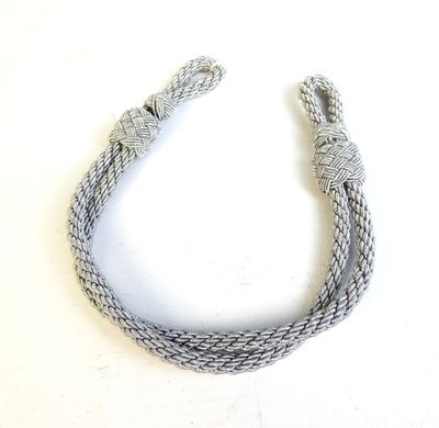 Jugulaire pour casquette d'officier.