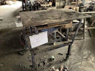 Table de travail sur roulettes - Photo 1