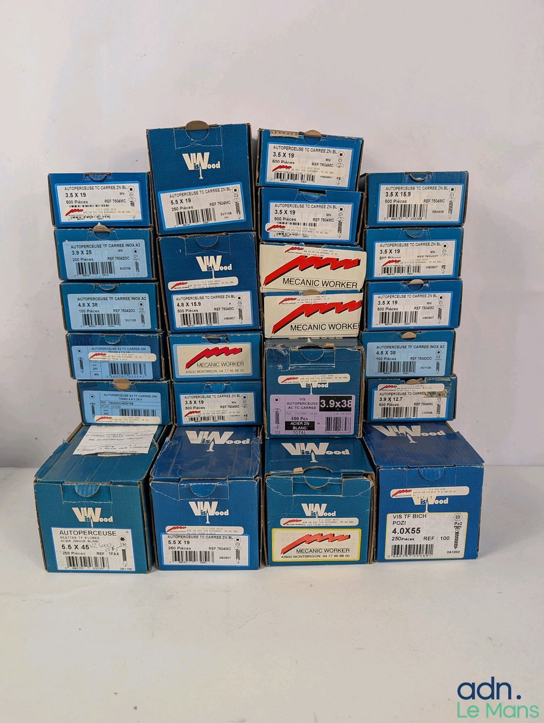 Lot de 19 kg de vis autoperceuses.