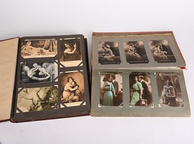 un vieux livre contenant des photos de personnes