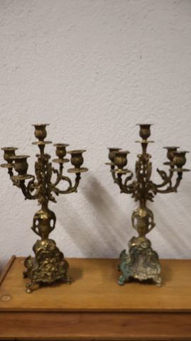 Paire de candélabres à 5 bras de lumières en bronze de style roca...