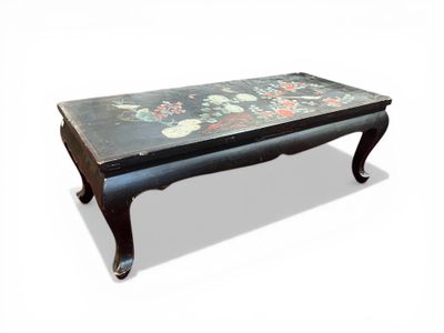 CHINE, début XXe siècle. TABLE BASSE rectangulaire en bois l…