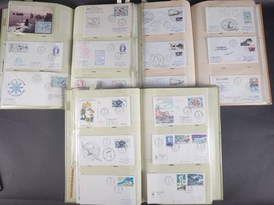 3 gros classeurs de plus de 670 lettres et cartes de CROZET …