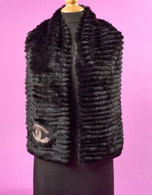 un gilet en fourrure noire pour femme sur un mannequin, mannequin, mannequin, mannequin, mannequin, mannequin, mannequin, mannequin, mannequin, mannequin, mannequin, mannequin, mannequin, mannequin, mannequin, mannequin, mannequin, mannequin, mannequin, mannequin, mannequin, mannequin, mannequin, mannequin, mannequin, mannequin, mannequin, mannequin, mannequin, mannequin, mannequin, mannequin, mannequin, mannequin, mannequin, mannequin, mannequin, mannequin, mannequin, mannequin, mannequin, mannequin, mannequin