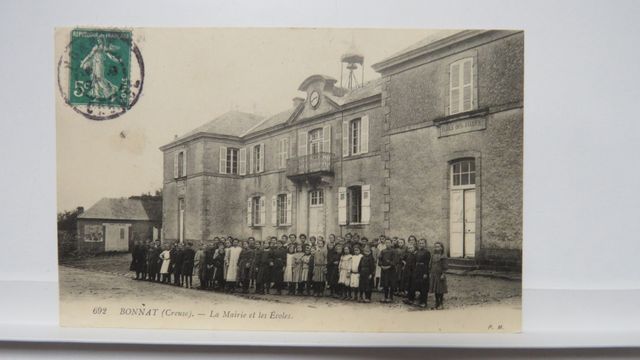 Bonnat : La Mairie et les Écoles (PM 692). TBE