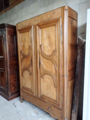 Armoire en chêne ouvrant à deux ventaux, se démontant en deu…