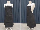 deux photos d'une robe sur un mannequin posé sur un support pour mannequin