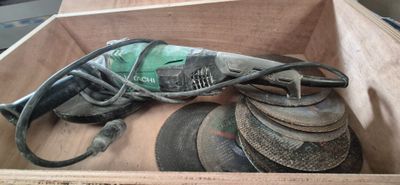 une boîte contenant une paire de chaussures