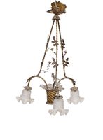 Lustre en bronze doré à trois bras de lumières, à décor d'un… (photo 2)