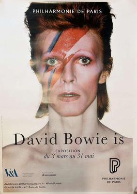 Affiche d'exposition "David Bowie is" du 3 mars au 31 mai 20… - Photo 1