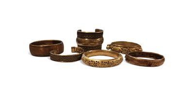 REVENDU FOLLE ENCHERE Lot de 6 bracelets en métal argenté (2…