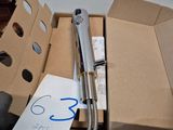 une boîte contenant un stylo, une boîte contenant un stylo et une boîte contenant un stylo