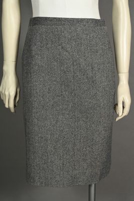 BURBERRYS'. Jupe en lainage chevrons noir/ivoire.