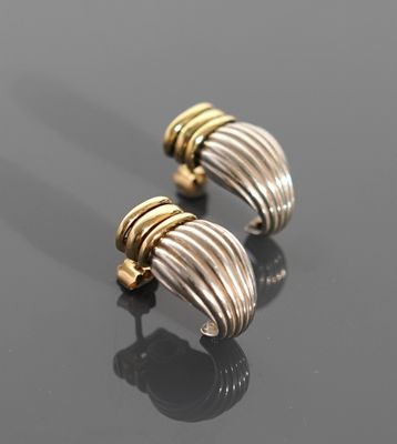 Paire de boucles d'oreilles en or jaune 18K 750 millièmes et…