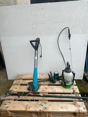 Lot comprenant : - coupe-bordure GARDENA filaire