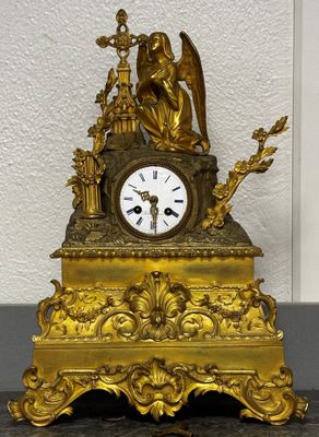 PENDULE en bronze doré ciselé Epoque Romantique