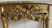 Console en bois et stuc doré à décor de carquois, flambeaux … (photo 3)