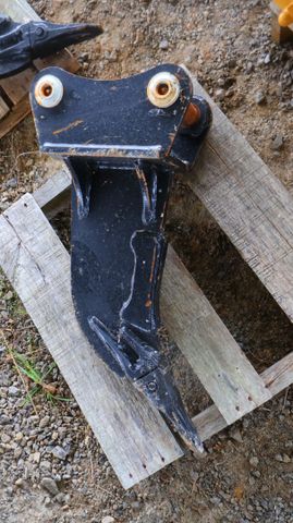 Dent ripper pour mini-pelle 2,5t-3,5t, axes 38mm, largeur entre o...