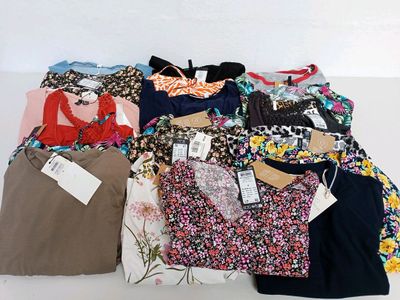 Lot à retirer à Décines-Charpieu (69150) ou expédition possi…