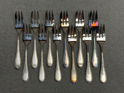 Ensemble de 12 fourchettes à dessert n métal argenté, modèle…