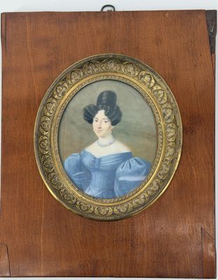 tableau représentant une femme en robe bleue, dans un cadre en bois