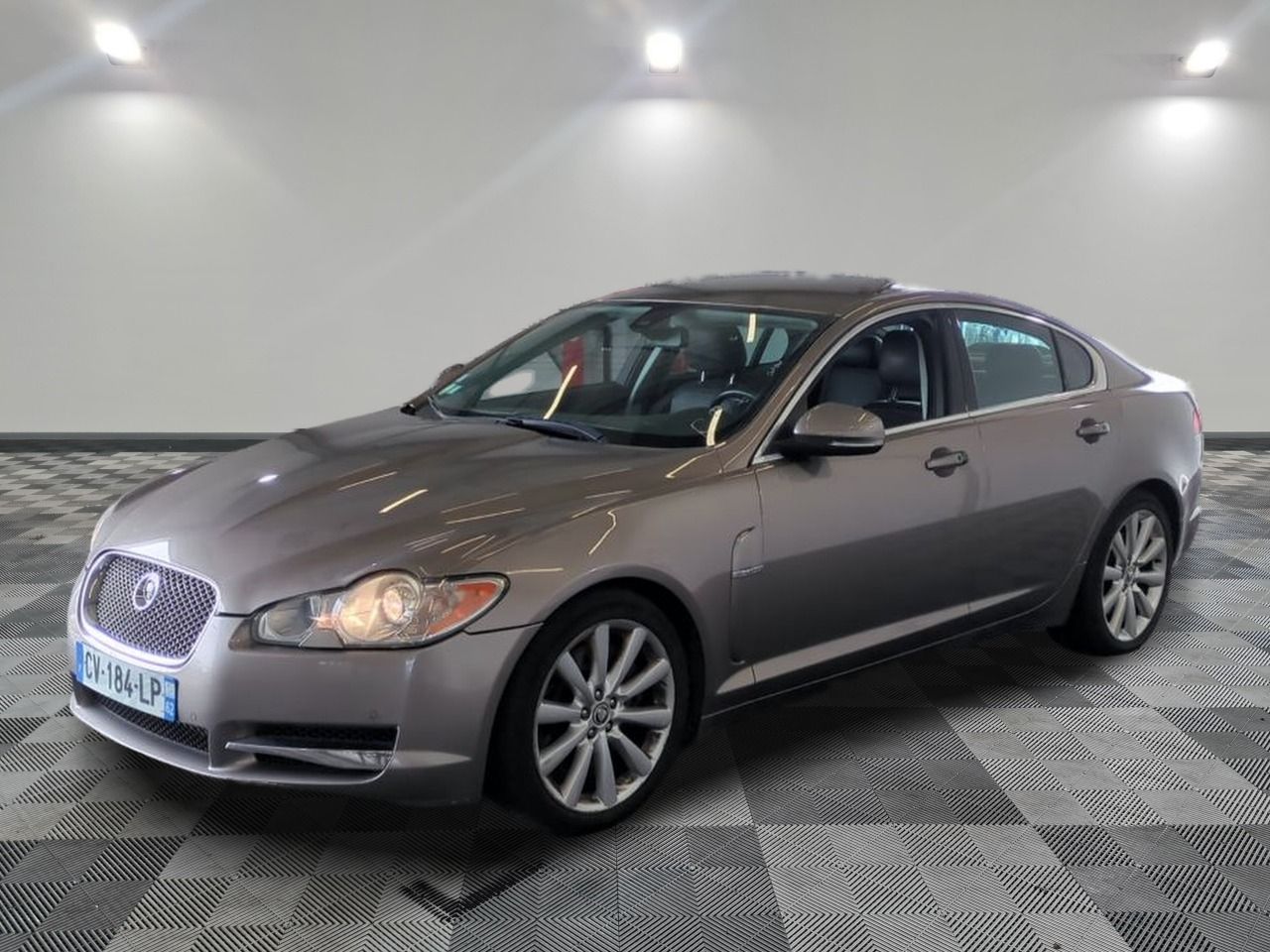 JAGUAR - XF 3.0 V6 D - 211 FAP SÉRIE LIMITÉE A - GO - Mise e…