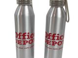 deux gourdes en acier inoxydable portant l'inscription « Office Depot »
