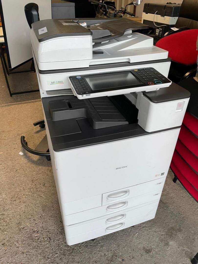 Imprimante RICOH pour pièce - à réparer (voir message d'erre…