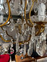 un lustre à pampilles à 5 bras de lumière en laiton et crist… (photo 2)