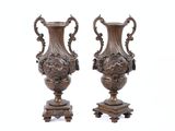 deux vases superposés
