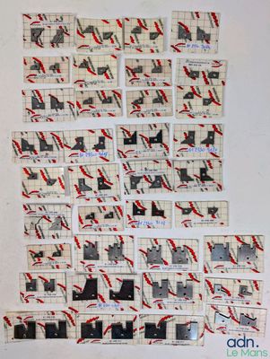 la photo d'une photo représentant un chat sur une carte postale