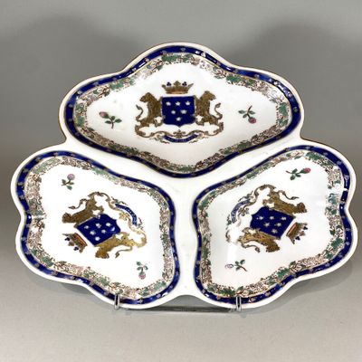 TOUSSICOURT Plat de présentation à contours polylobés et déc…