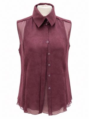 une chemise pour femme à col et sans manches