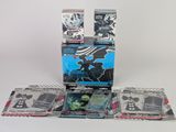 La boîte contient un assortiment de cartes et un étui de jeu