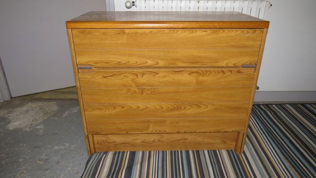 Commode ouvrant à trois tiroirs marqué maison GAUTIER H : 76 x 90...