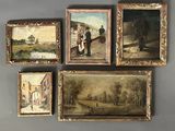 quatre tableaux accrochés au mur d'une pièce