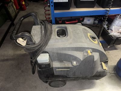 Nettoyeur haute pression KARCHER à eau chaude - Photo 1