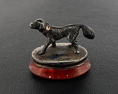Sceau à cacheter en argent figurant un chien, la matrice en …