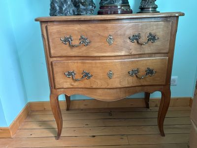 PETITE COMMODE en bois et métal, ouvrant à deux tiroirs sépa… - Photo 1
