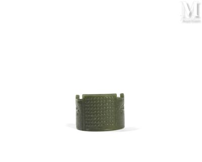 une image d'une bague en plastique vert