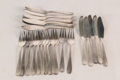 a lot of forks and spoons that are on the table