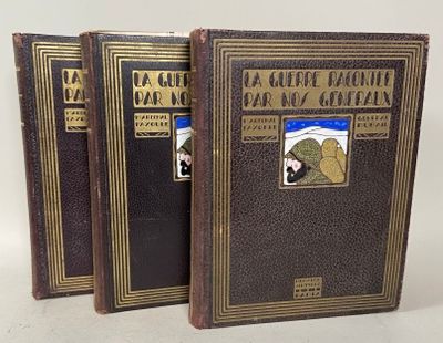trois livres sont alignés sur une surface blanche