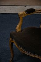 Paire de fauteuils cabriolet en bois teinté, garniture de ve… (photo 2)