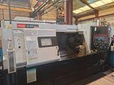 une grande machine installée dans un bâtiment